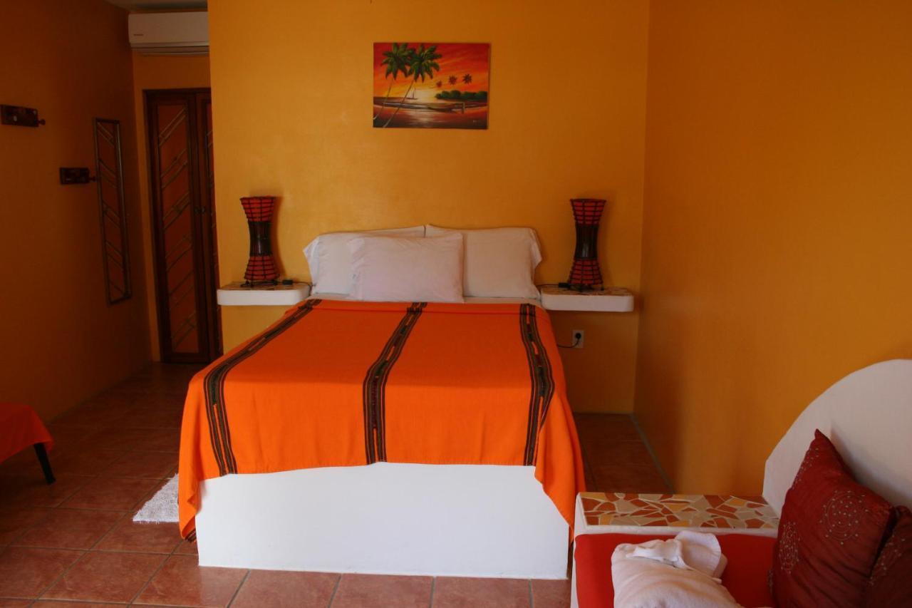 Seaside Cabanas Hotel Caye Corker Eksteriør bilde