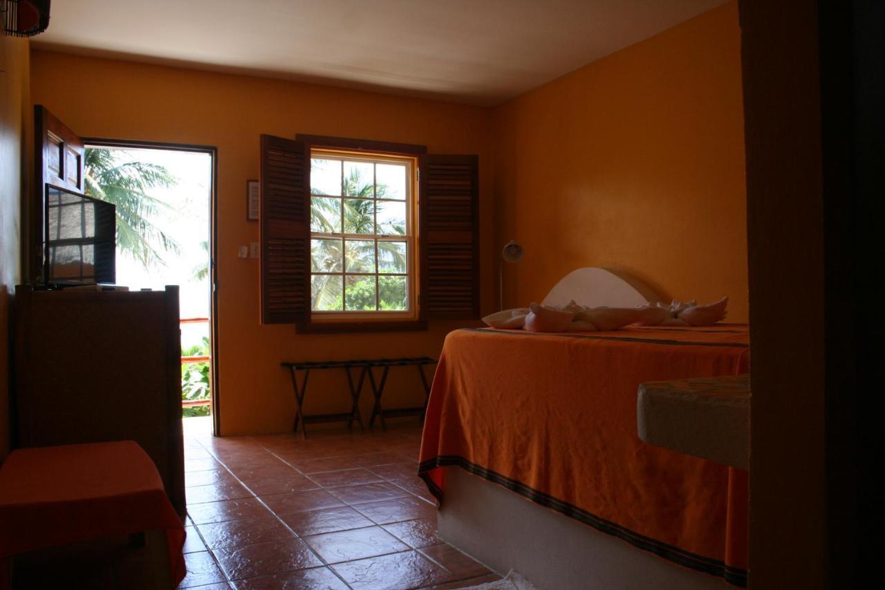 Seaside Cabanas Hotel Caye Corker Eksteriør bilde