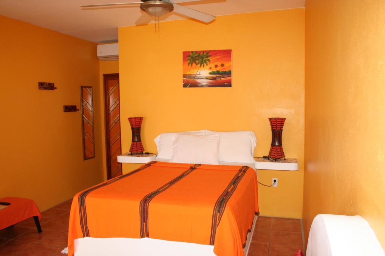 Seaside Cabanas Hotel Caye Corker Eksteriør bilde