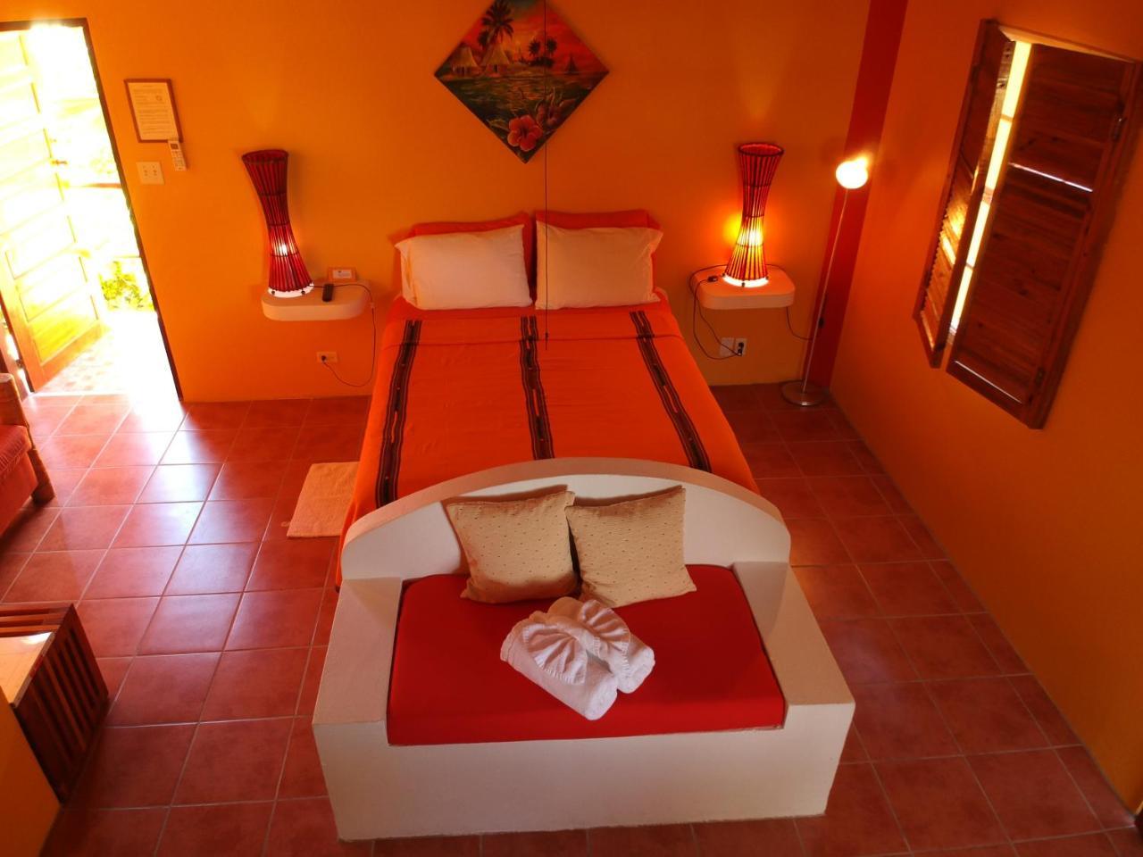 Seaside Cabanas Hotel Caye Corker Eksteriør bilde