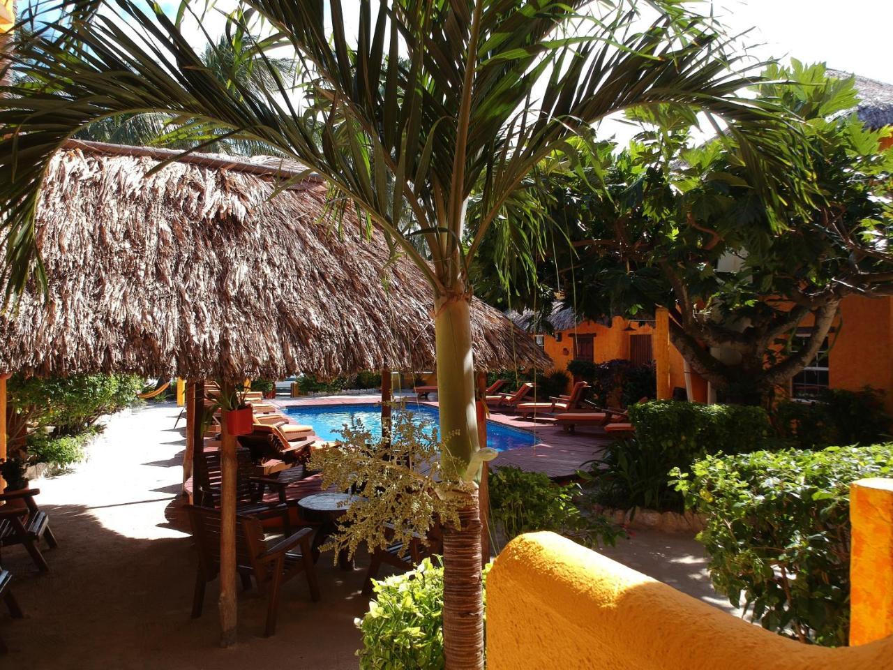 Seaside Cabanas Hotel Caye Corker Eksteriør bilde
