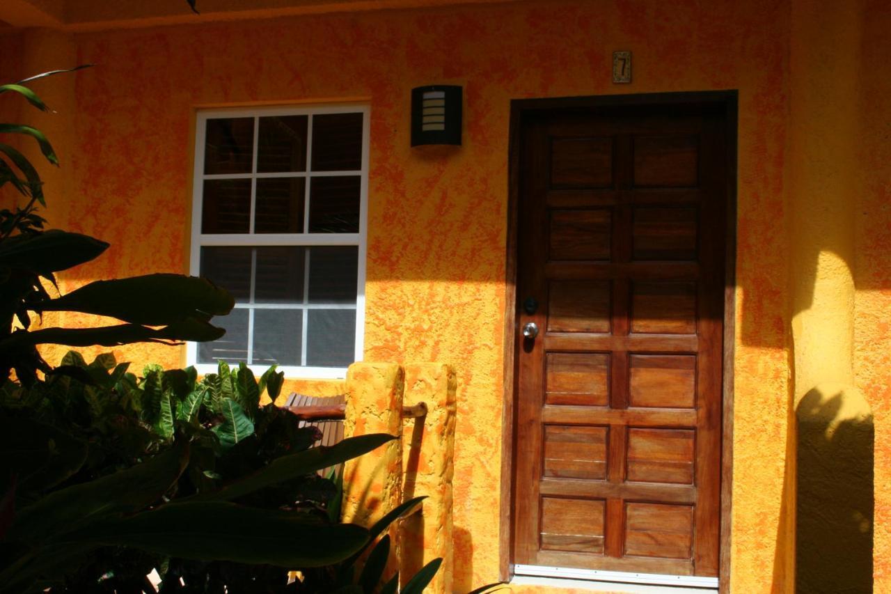 Seaside Cabanas Hotel Caye Corker Eksteriør bilde